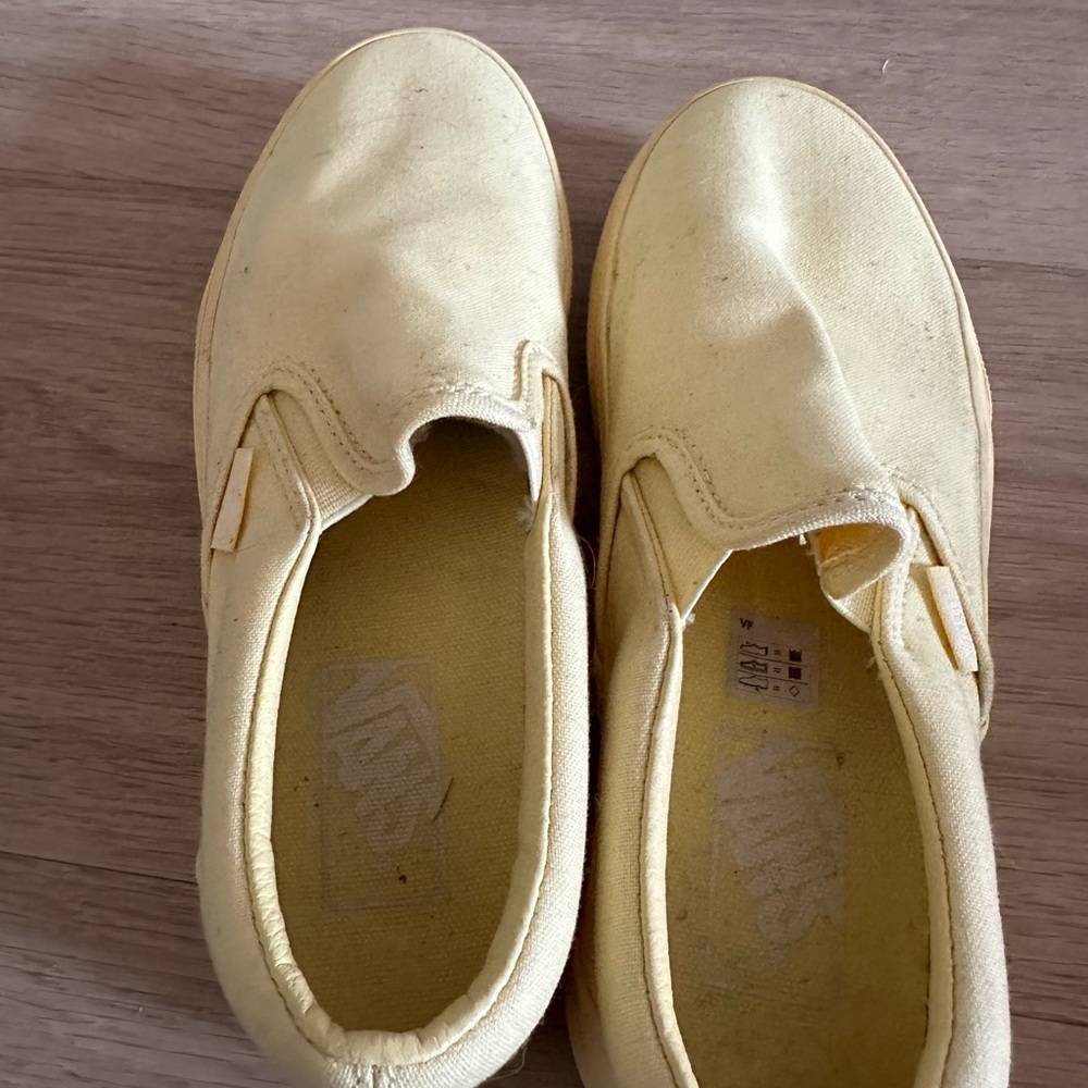 Yellow vans - Picture 4 of 4